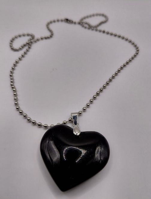 Hovedbilde Smykke med svart hjerte