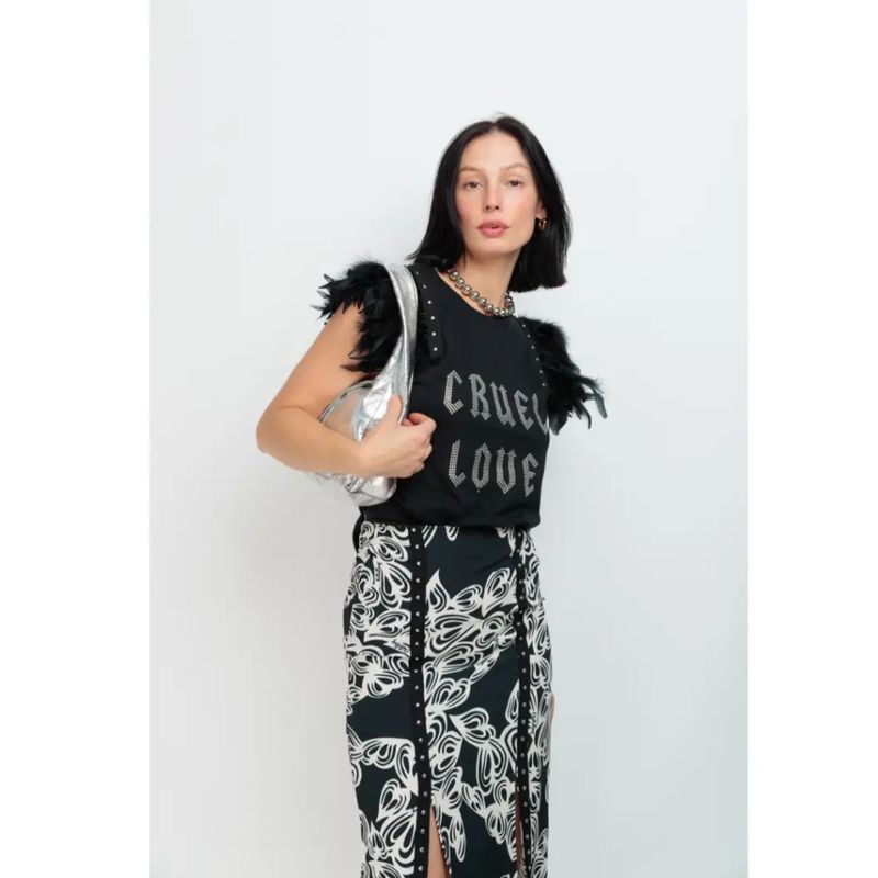 T-skjorte med fjær og nagler